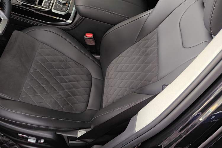 Used Hongqi HS7 2022 2.0T DCT Two-Wheel Drive Smart Connect Flagship Edition Seven Seats Left Front Seat