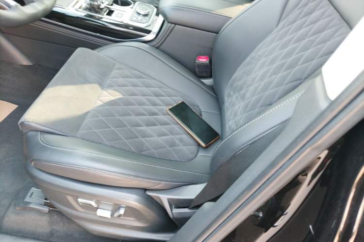 Used Hongqi HS7 2022 2.0T DCT Two-Wheel Drive Smart Connect Flagship Edition Seven Seats Left Front Seat