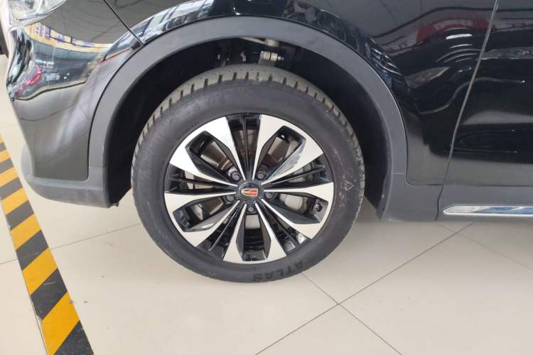 Used Hongqi HS7 2022 2.0T DCT Two-Wheel Drive Smart Connect Flagship Edition Seven Seats Left Front Wheel Hub