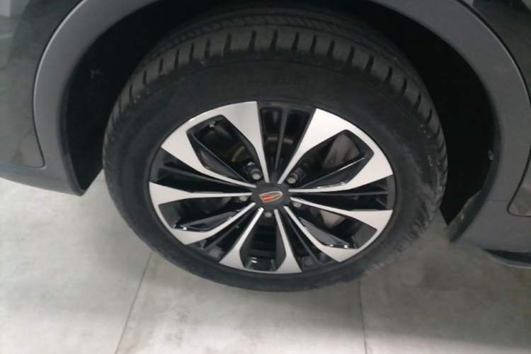 Used Hongqi HS7 2022 2.0T DCT Two-Wheel Drive Smart Connect Flagship Edition Five Seats Left Front Wheel Hub