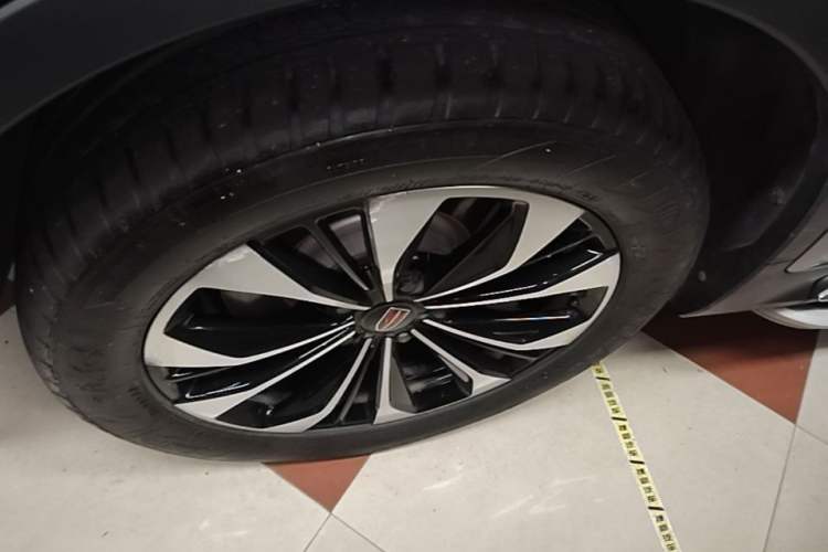 Used Hongqi HS7 2022 3.0T Automatic All-Wheel Drive Smart Connect Flagship Edition 7 Seats Left Front Wheel Hub