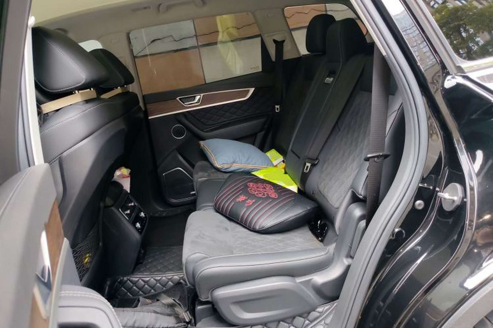 Used Hongqi HS7 2022 2.0T DCT Two-Wheel Drive Smart Connect Flagship Edition Five Seats Left Rear Seat