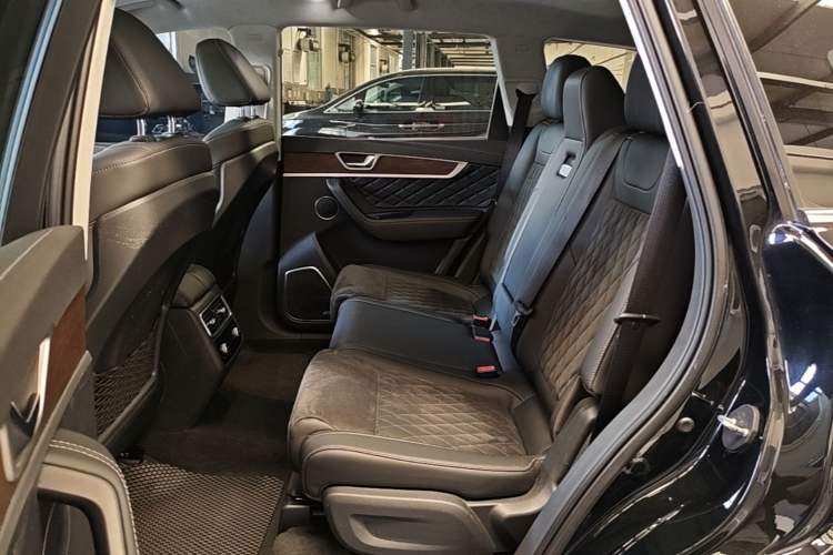 Used Hongqi HS7 2022 3.0T Automatic All-Wheel Drive ZhiLian Flagship Edition Five Seats Left Rear Seat