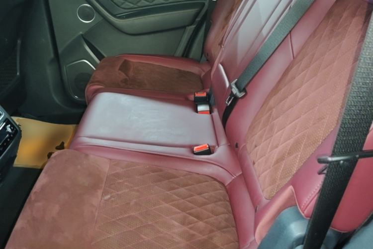 Used Hongqi HS7 2022 2.0T DCT Two-Wheel Drive Smart Connect Flagship Edition Seven Seats Left Rear Seat