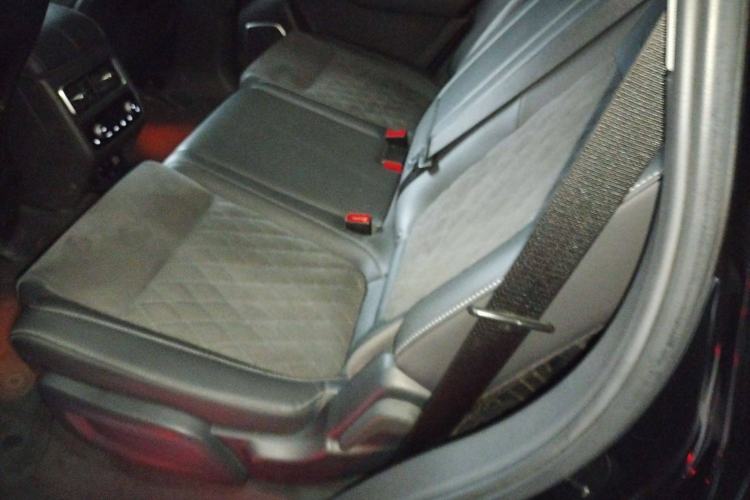 Used Hongqi HS7 2022 2.0T DCT Two-Wheel Drive Smart Connect Flagship Edition Seven Seats Left Rear Seat