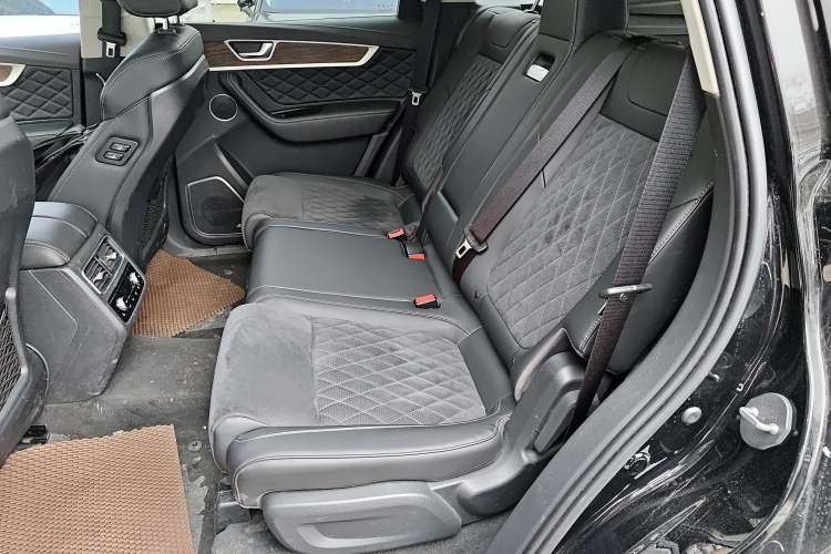 Used Hongqi HS7 2022 3.0T Automatic All-Wheel Drive ZhiLian Flagship Edition Five Seats Left Rear Seat