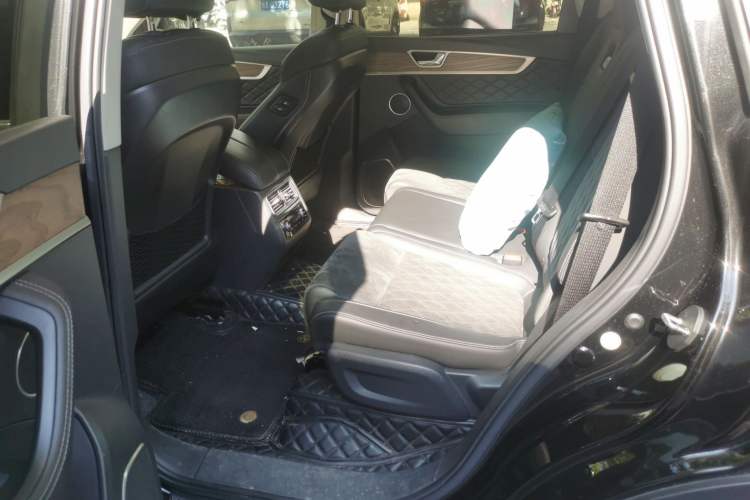 Used Hongqi HS7 2022 2.0T DCT Two-Wheel Drive Smart Connect Flagship Edition Five Seats Left Rear Seat