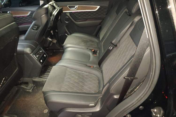 Used Hongqi HS7 2022 2.0T DCT Two-Wheel Drive Smart Connect Flagship Edition Five Seats Left Rear Seat