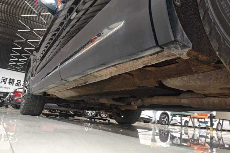Used Hongqi HS7 2022 2.0T DCT Two-Wheel Drive Smart Connect Flagship Edition Seven Seats Left Side Sill