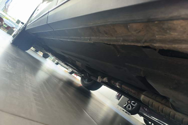 Used Hongqi HS7 2022 2.0T DCT Two-Wheel Drive Smart Connect Flagship Edition Seven Seats Left Side Sill