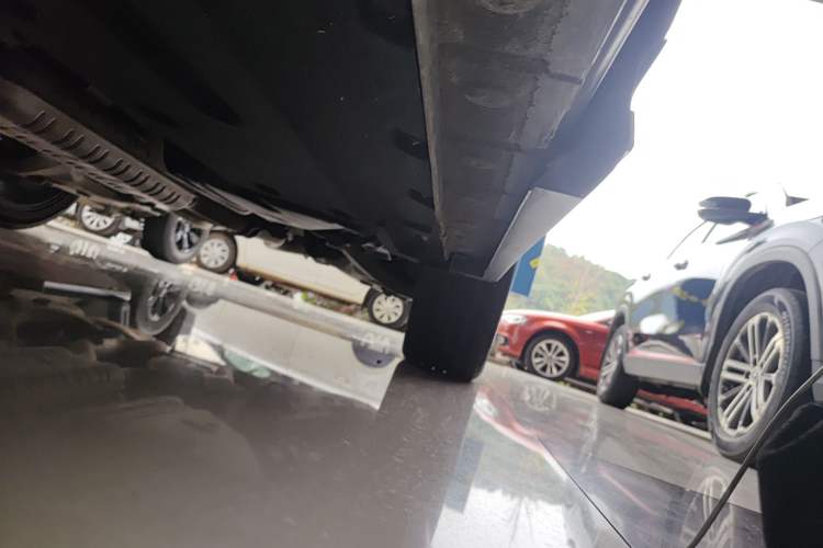 Used Hongqi HS7 2022 3.0T Automatic All-Wheel Drive ZhiLian QiChang Edition 5 Seats Left Side Sill