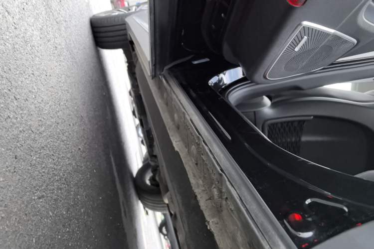 Used Hongqi HS7 2022 2.0T DCT Two-Wheel Drive Smart Connect Flagship Edition Five Seats Left Side Sill