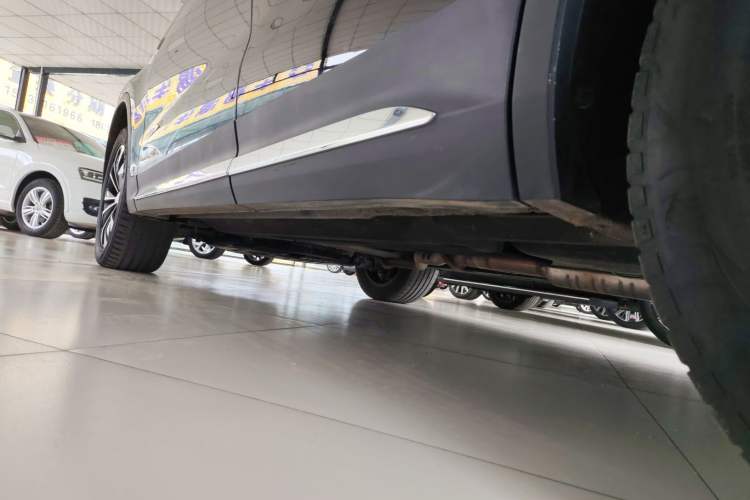 Used Hongqi HS7 2022 2.0T DCT Two-Wheel Drive Smart Connect Flagship Edition Seven Seats Left Side Sill