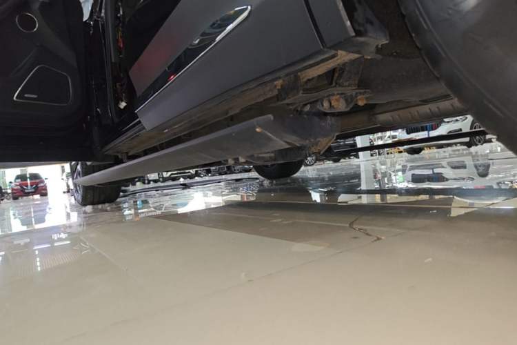 Used Hongqi HS7 2022 2.0T DCT Two-Wheel Drive Smart Connect Flagship Edition Five Seats Left Side Sill