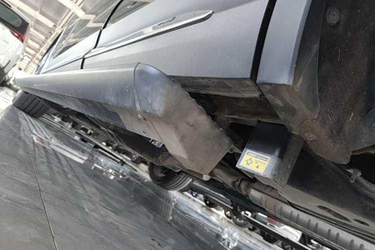 Used Hongqi HS7 2022 3.0T Automatic All-Wheel Drive Smart Connect Flagship Edition 7 Seats Left Side Sill