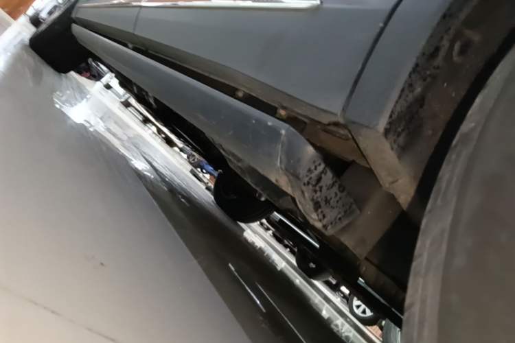 Used Hongqi HS7 2022 2.0T DCT Two-Wheel Drive Smart Connect Flagship Edition 7 Seats Left Side Sill