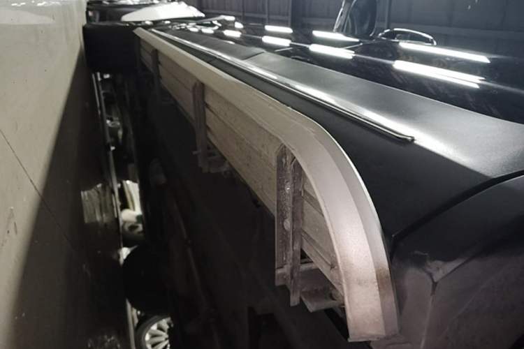 Used Hongqi HS7 2022 3.0T Automatic All-Wheel Drive Smart Connect Flagship Edition 7 Seats Left Side Sill