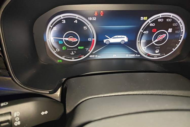 Used Hongqi HS7 2022 2.0T DCT Two-Wheel Drive Smart Connect Flagship Edition Five Seats Odometer Close Up