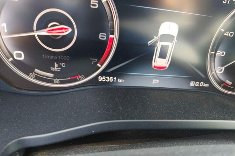 Used Hongqi HS7 2022 3.0T Automatic All-Wheel Drive ZhiLian Flagship Edition Five Seats Odometer Close Up