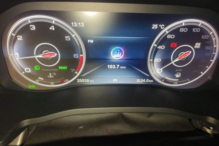 Used Hongqi HS7 2022 2.0T DCT Two-Wheel Drive Smart Connect Flagship Edition Five Seats Odometer Close Up