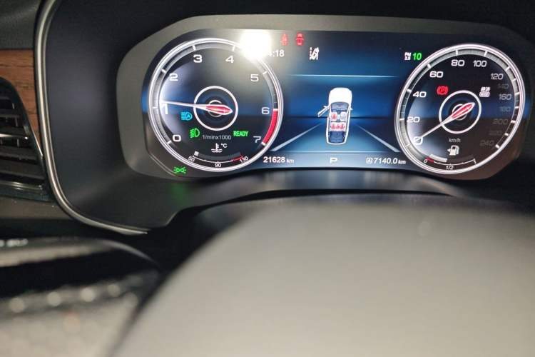 Used Hongqi HS7 2022 2.0T DCT Two-Wheel Drive Smart Connect Flagship Edition Five Seats Odometer Close Up