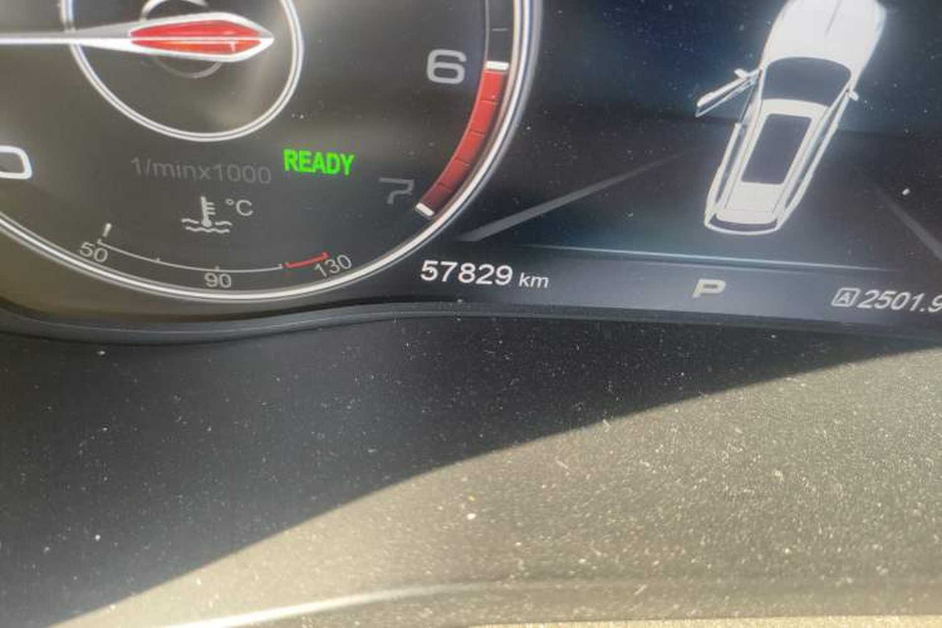 Used Hongqi HS7 2022 2.0T DCT Two-Wheel Drive Smart Connect Flagship Edition Seven Seats Odometer Close Up