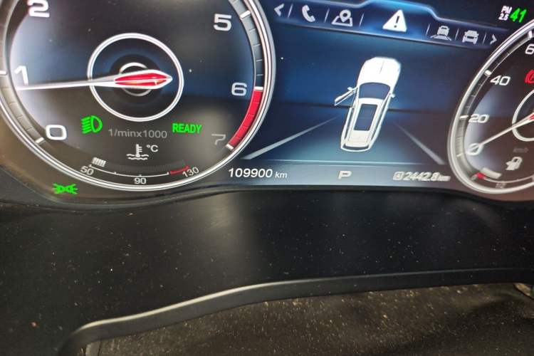 Used Hongqi HS7 2022 2.0T DCT Two-Wheel Drive Smart Connect Flagship Edition Five Seats Odometer Close Up