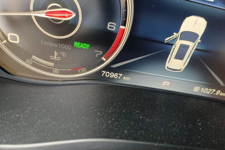 Used Hongqi HS7 2022 2.0T DCT Two-Wheel Drive Smart Connect Flagship Edition Five Seats Odometer Close Up