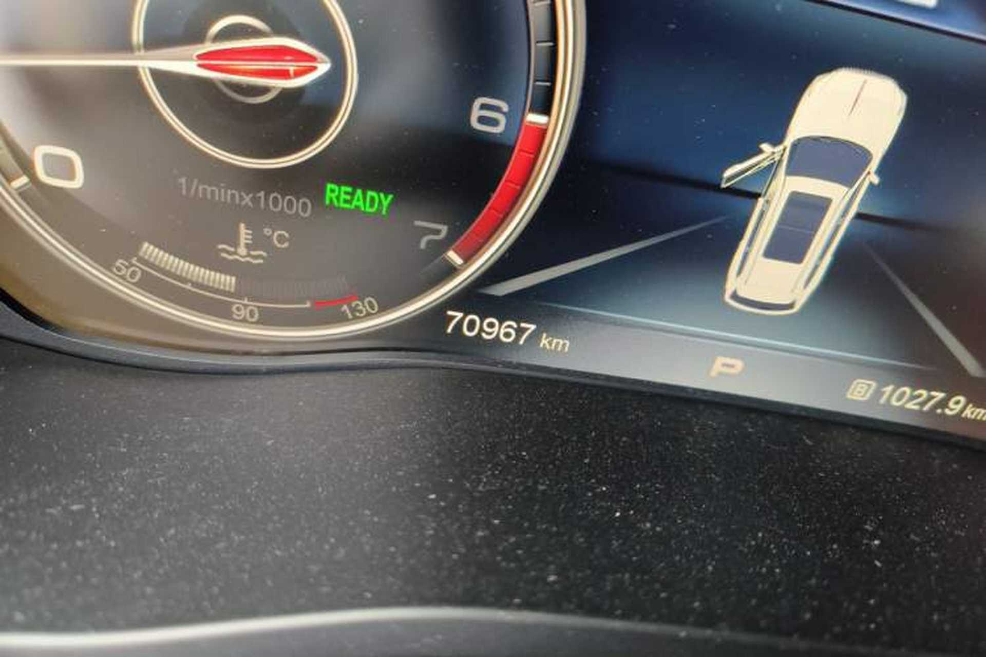 Used Hongqi HS7 2022 2.0T DCT Two-Wheel Drive Smart Connect Flagship Edition Five Seats Odometer Close Up