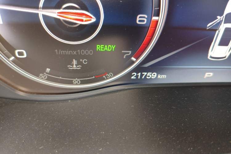 Used Hongqi HS7 2022 2.0T DCT Two-Wheel Drive Smart Connect Flagship Edition Seven Seats Odometer Close Up