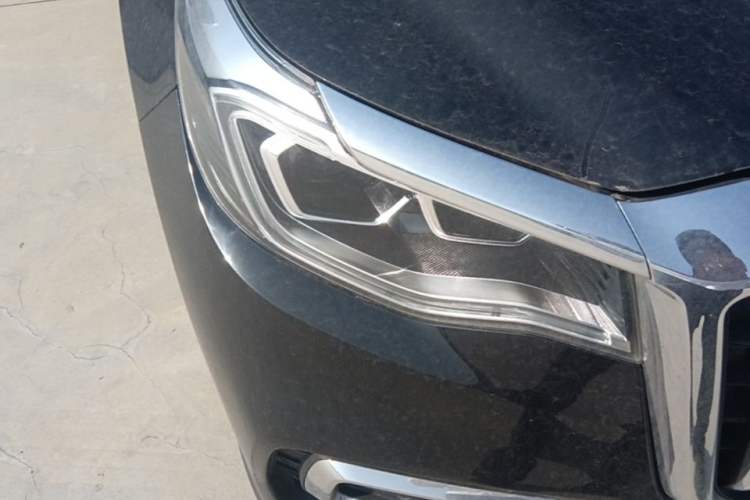 Used Hongqi HS7 2022 3.0T Automatic All-Wheel Drive ZhiLian Flagship Edition Five Seats Right Front Headlight