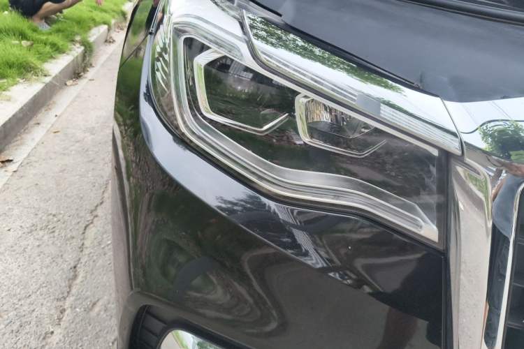 Used Hongqi HS7 2022 3.0T Automatic All-Wheel Drive ZhiLian Flagship Edition Five Seats Right Front Headlight