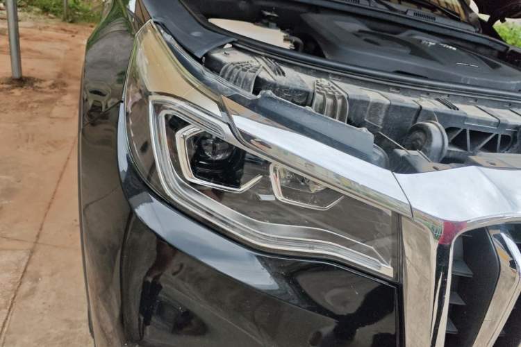 Used Hongqi HS7 2022 2.0T DCT Two-Wheel Drive Smart Connect Flagship Edition Five Seats Right Front Headlight