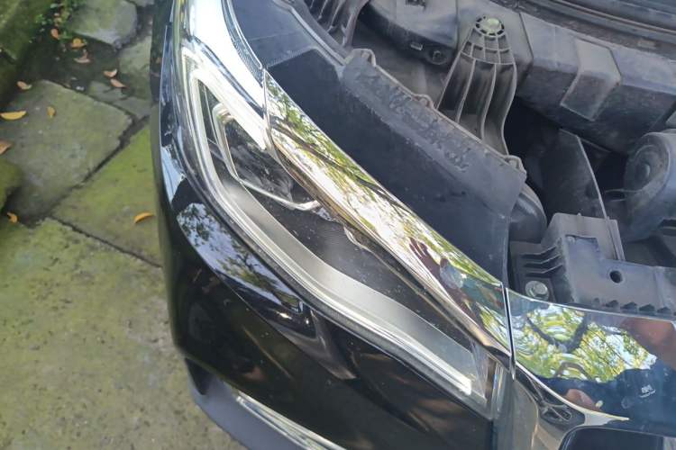 Used Hongqi HS7 2022 2.0T DCT Two-Wheel Drive Smart Connect Flagship Edition Five Seats Right Front Headlight