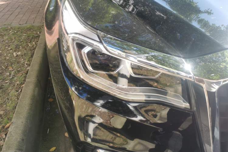 Used Hongqi HS7 2022 2.0T DCT Two-Wheel Drive Smart Connect Flagship Edition Five Seats Right Front Headlight