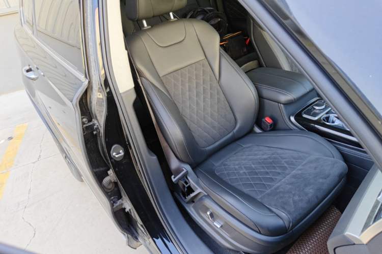 Used Hongqi HS7 2022 3.0T Automatic All-Wheel Drive ZhiLian Flagship Edition Five Seats Right Front Seat