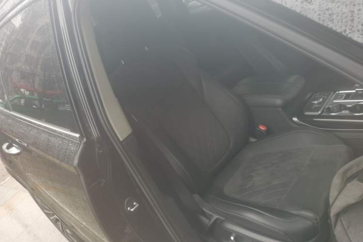 Used Hongqi HS7 2022 2.0T DCT Two-Wheel Drive Smart Connect Flagship Edition Seven Seats Right Front Seat