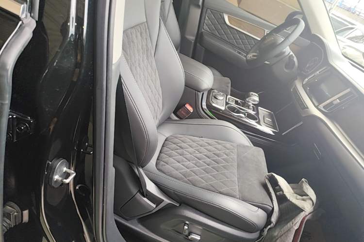 Used Hongqi HS7 2022 2.0T DCT Two-Wheel Drive Smart Connect Flagship Edition Seven Seats Right Front Seat