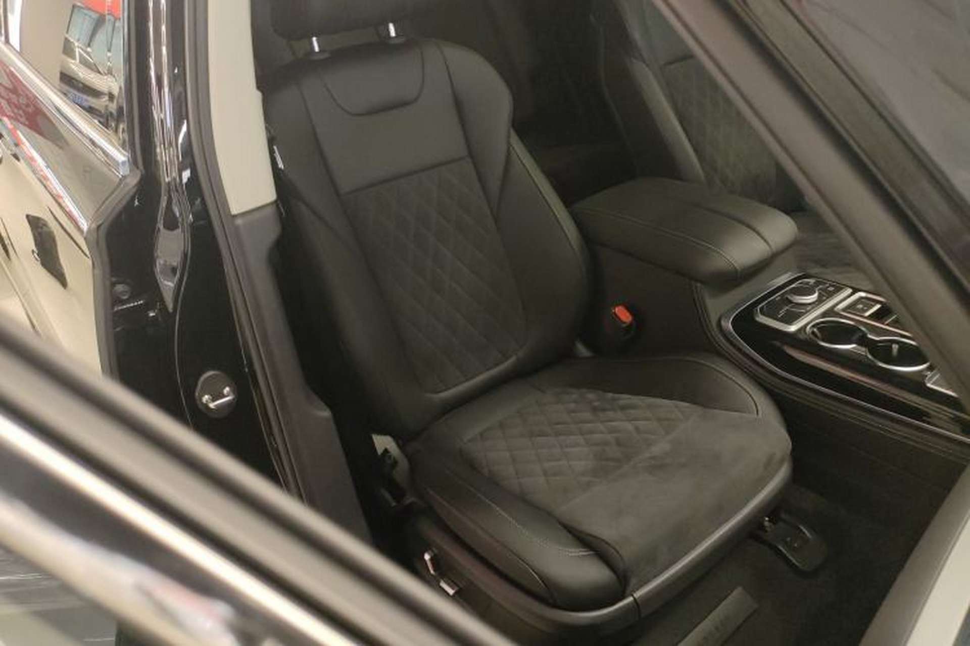 Used Hongqi HS7 2022 2.0T DCT Two-Wheel Drive Smart Connect Flagship Edition Five Seats Right Front Seat