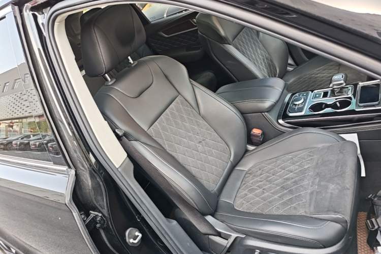 Used Hongqi HS7 2022 3.0T Automatic All-Wheel Drive ZhiLian Flagship Edition Five Seats Right Front Seat