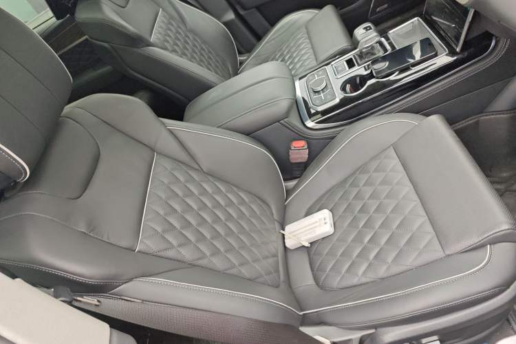 Used Hongqi HS7 2022 3.0T Automatic All-Wheel Drive Smart Connect Flagship Edition 7 Seats Right Front Seat