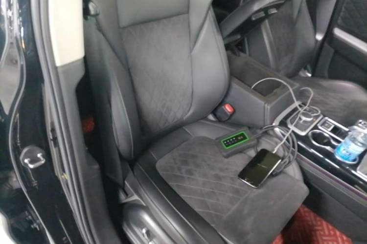 Used Hongqi HS7 2022 2.0T DCT Two-Wheel Drive Smart Connect Flagship Edition Five Seats Right Front Seat