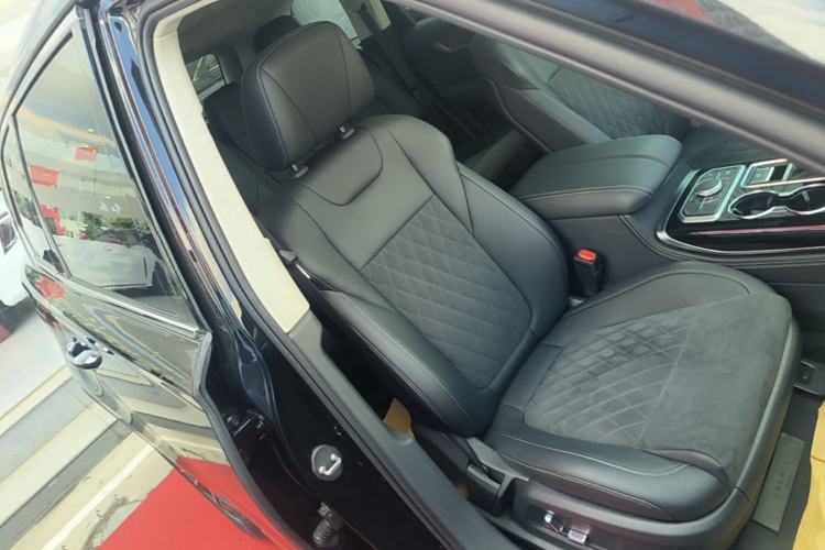 Used Hongqi HS7 2022 3.0T Automatic All-Wheel Drive ZhiLian Flagship Edition Five Seats Right Front Seat