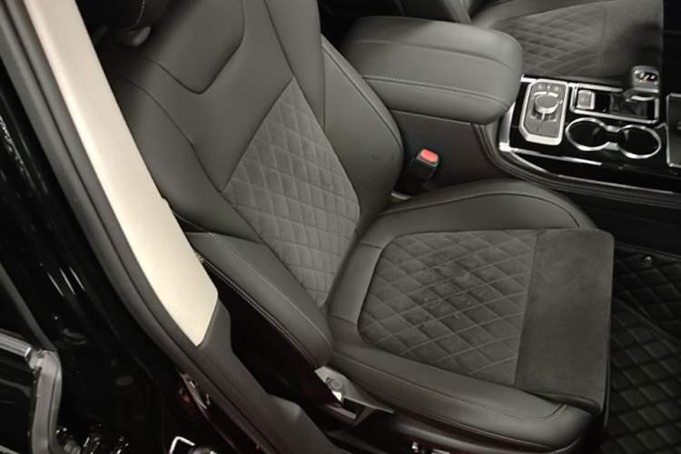 Used Hongqi HS7 2022 3.0T Automatic All-Wheel Drive Smart Connect Flagship Edition 7 Seats Right Front Seat