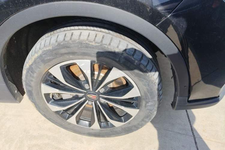 Used Hongqi HS7 2022 3.0T Automatic All-Wheel Drive ZhiLian Flagship Edition Five Seats Right Front Wheel Hub
