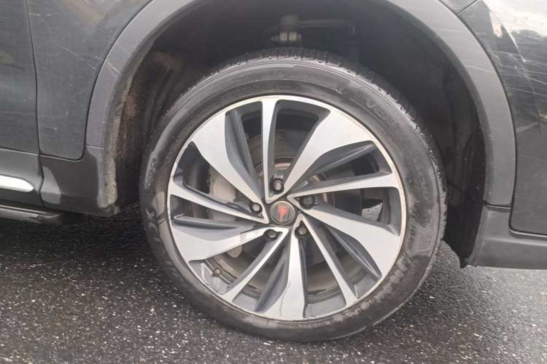 Used Hongqi HS7 2022 2.0T DCT Two-Wheel Drive Smart Connect Flagship Edition 7 Seats Right Front Wheel Hub