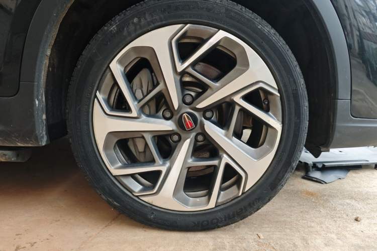 Used Hongqi HS7 2022 2.0T DCT Two-Wheel Drive Smart Connect Flagship Edition Five Seats Right Front Wheel Hub