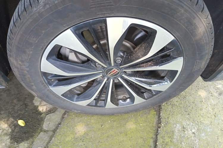 Used Hongqi HS7 2022 2.0T DCT Two-Wheel Drive Smart Connect Flagship Edition Five Seats Right Front Wheel Hub
