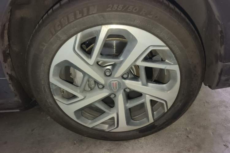Used Hongqi HS7 2022 2.0T DCT Two-Wheel Drive Smart Connect Flagship Edition Five Seats Right Front Wheel Hub