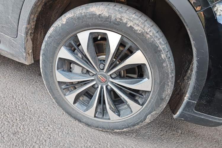 Used Hongqi HS7 2022 2.0T DCT Two-Wheel Drive Smart Connect Flagship Edition Seven Seats Right Front Wheel Hub